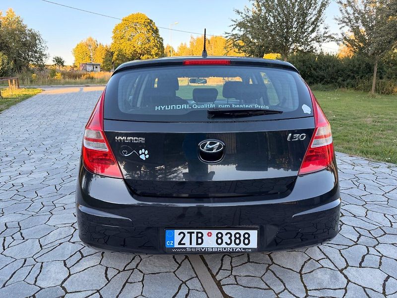 Hyundai i30 (2009) 1.4 16V KLIMA, 144TKM - fotka 4 z 9