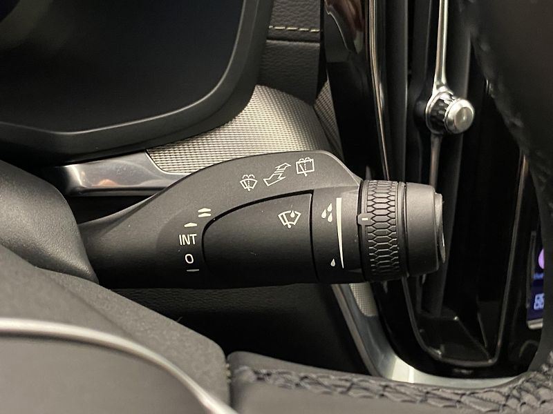 Volvo V60 T6 RECHARGE BRIGHT ULTIMATE CZ - fotka 23 z 65