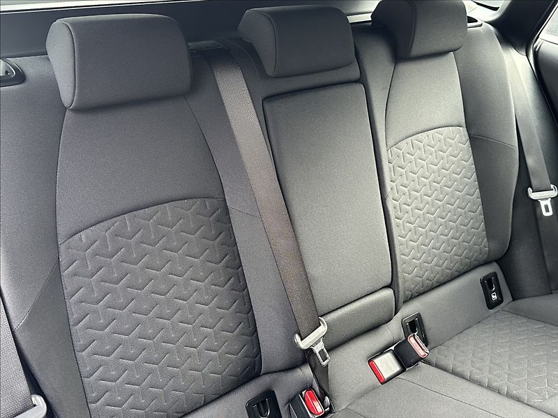 Toyota Corolla 1,2 Turbo 115PS  TS Comfort - fotka 20 z 53