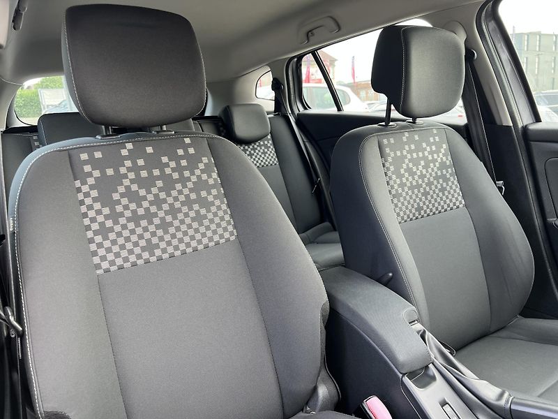 Renault Mégane 1.5DCi KLIMA TEMPOMAT odp.DPH - fotka 34 z 44