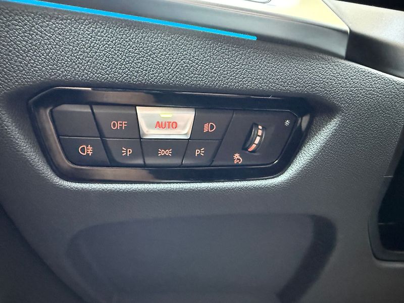 BMW Ostatní eDrive 40 LASER H&K HUD Mpaket - fotka 37 z 45