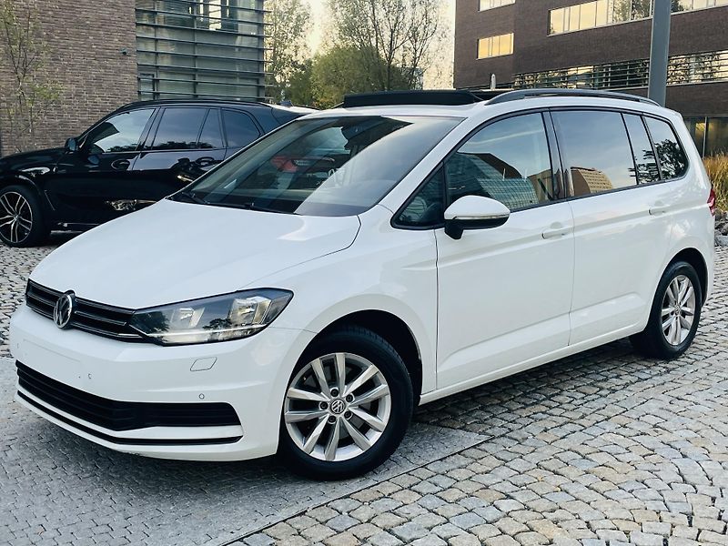 Volkswagen Touran 1.6TDI MANUÁL SERVISKA TAŽNÉ - fotka 3 z 44