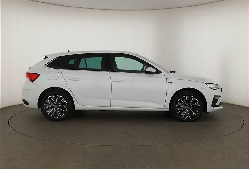 Škoda Scala (2025) 1.0 TSI, Drive - fotka 6 z 14