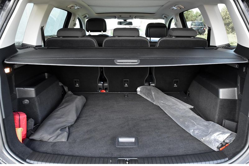 Volkswagen Touran 2.0 TDi COMFORTLINE,NAVI,MASÁŽ - fotka 44 z 51