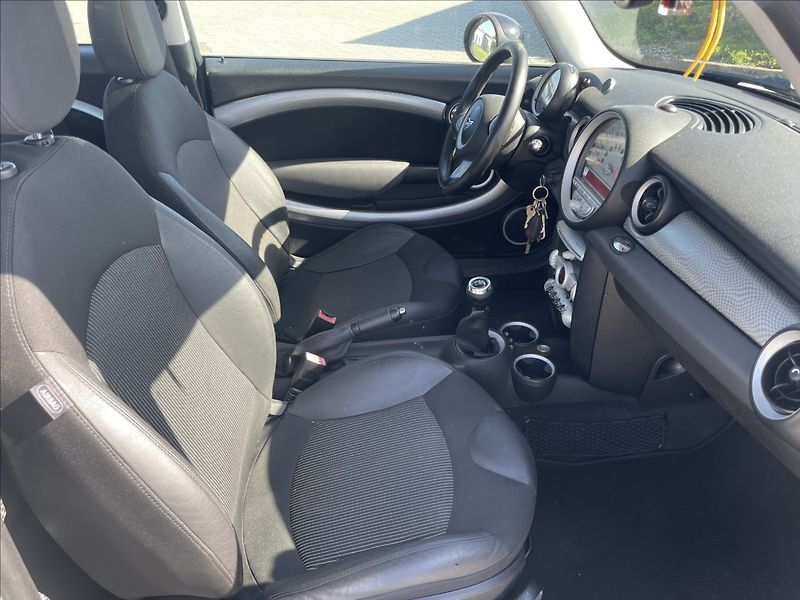 Mini Cooper S 1,6 i 16V 135kw S Panorama - fotka 13 z 35
