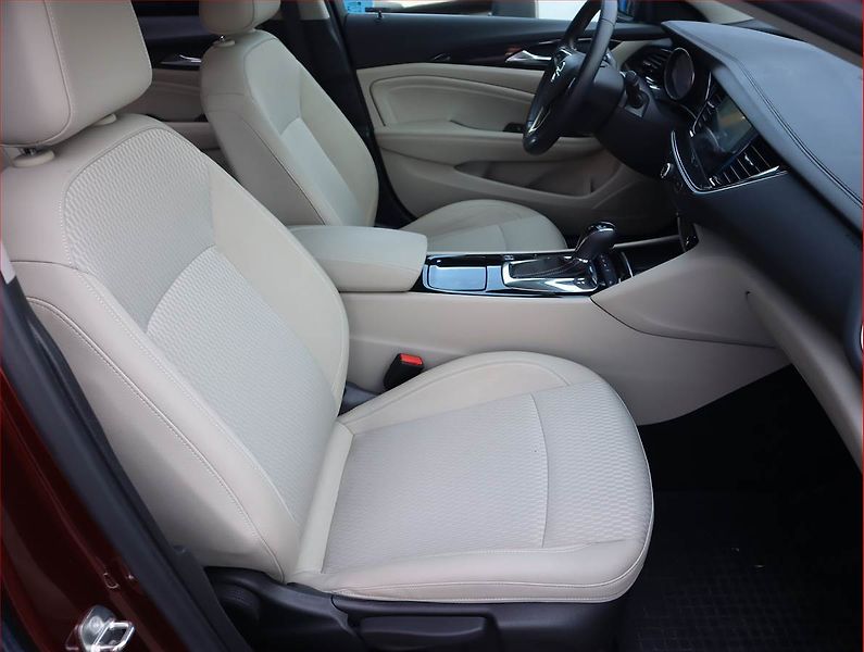 Opel Insignia (2018) 2.0 Turbo 4x4, 4X4, Automat - fotka 9 z 23