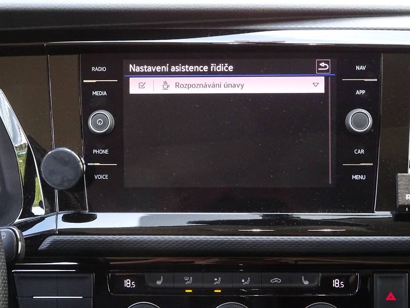 Volkswagen Multivan (2023) 2,0TDi/150kW DSG 4x4 Bulli - fotka 26 z 29