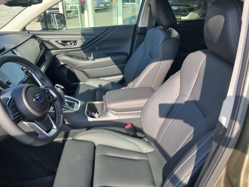 Subaru Outback (2025) 2,5i COMFORT NAPA  - fotka 9 z 13