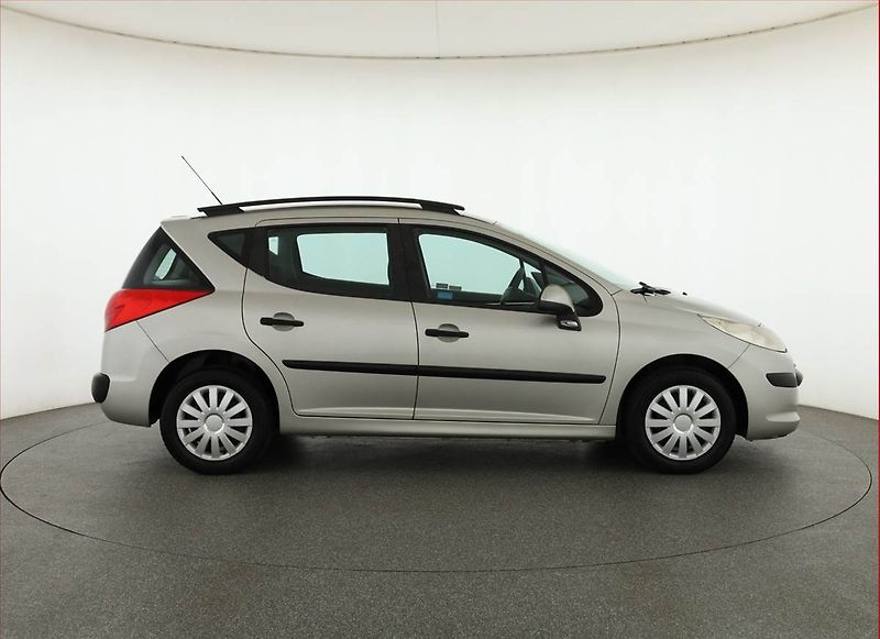 Peugeot 207 (2009) 1.4, nová STK, jezdí skvěle - fotka 6 z 14