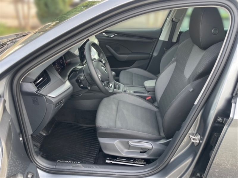 Škoda Octavia 2,0 TDI Fresh - fotka 7 z 11