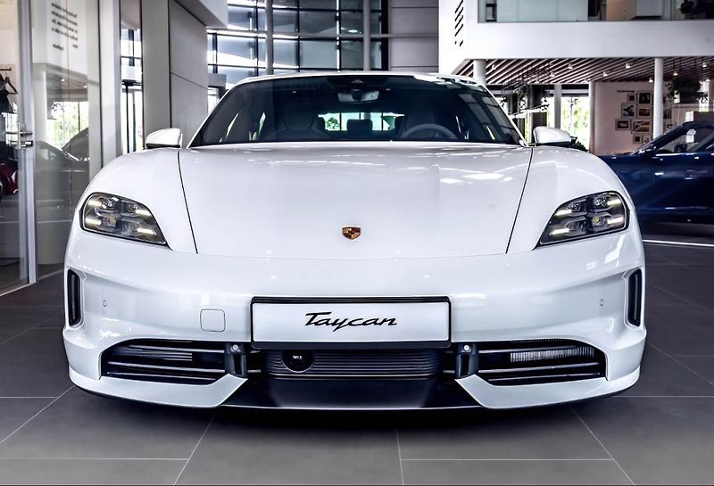 Porsche Taycan 4 SportDesign Matrix ACC 360 - fotka 2 z 22