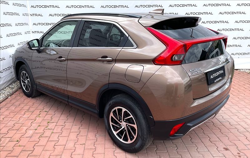 Mitsubishi Eclipse Cross 1,5 1.5T-MIVTEC,120kW,serv.kn. - fotka 6 z 23