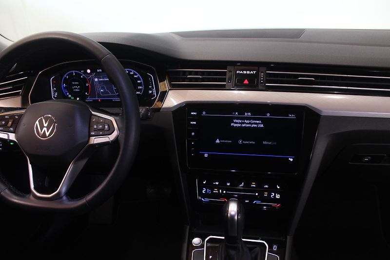 Volkswagen Passat (2020) 2.0TDI DSG Navi Tažné Display - fotka 16 z 25