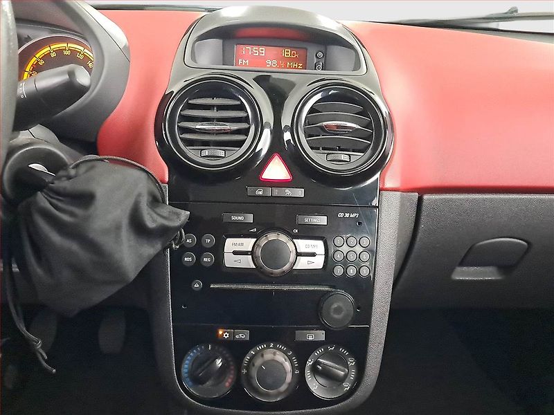 Opel Corsa (2008) 1.2, nová STK, jezdí výborně - fotka 12 z 16