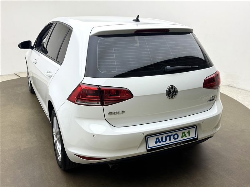 Volkswagen Golf 1,6 DSG DPH HIGHLINE 2XKOLA ČR - fotka 6 z 41
