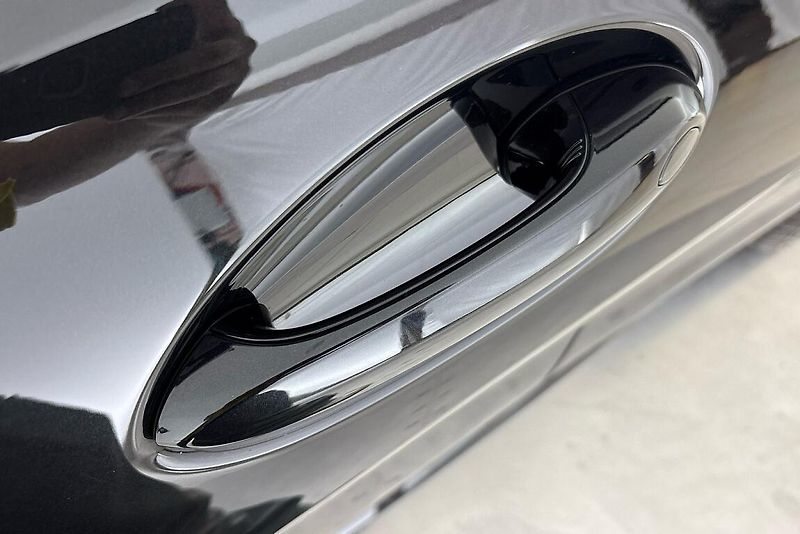 BMW Řada 8 840d xDrive - fotka 24 z 25