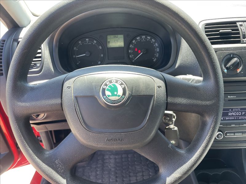 Škoda Fabia 1,4 i 63kw Klima ESP 1maj, po - fotka 17 z 33