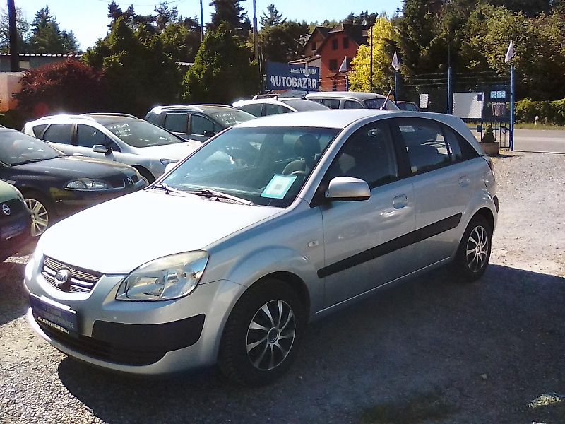 Kia Rio (2006) 1.4i 16V, velmi pěkné - fotka 9 z 30