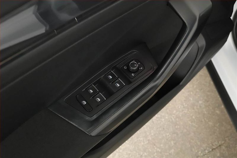 Volkswagen T-Roc (2018) 2.0 TDI 4Motion, 4X4, Automat - fotka 21 z 21