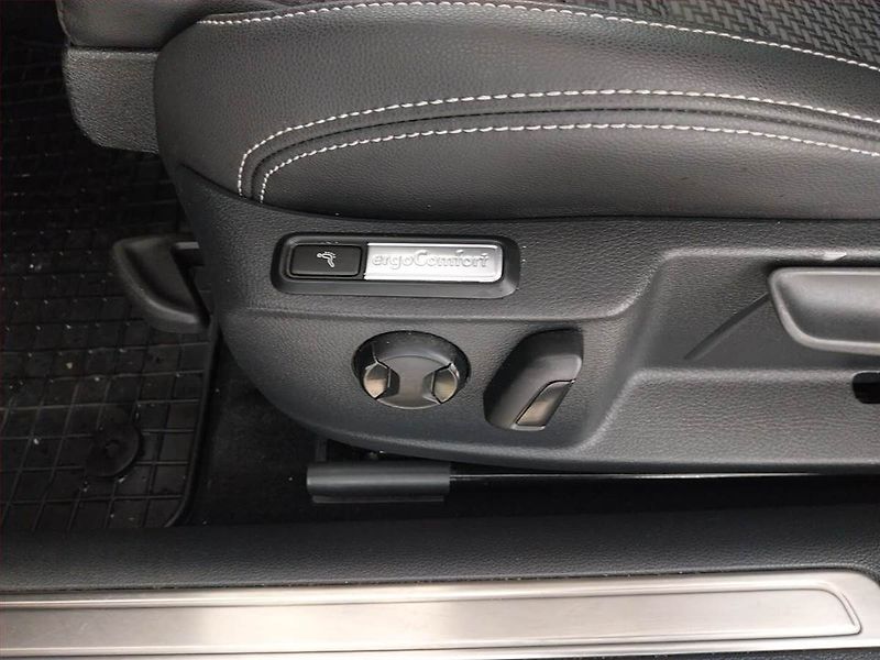 Volkswagen Passat (2022) R-Line 2.0 TDI, Automat, Kůže - fotka 23 z 23
