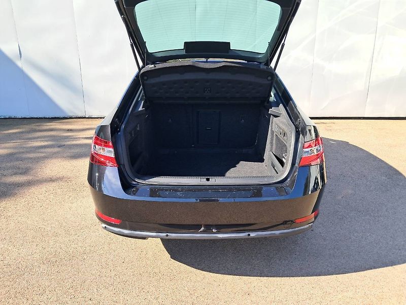 Škoda Superb (2022) III FC Ambition plus 2.0 TDI / - fotka 25 z 26
