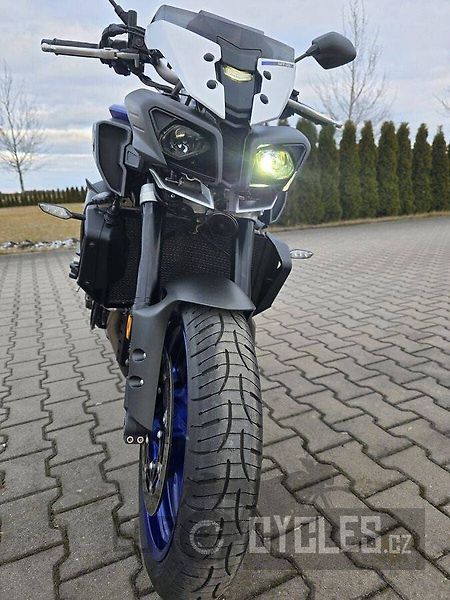 Yamaha MT-10 (2017) - fotka 7 z 20