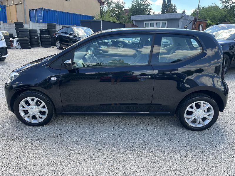 Volkswagen up! (2012) 1.0i 55Kw Klima REZERVACE - fotka 4 z 18