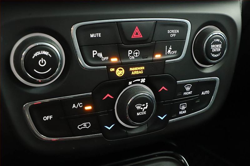 Jeep Compass (2019) 1.4 MultiAir, 4X4, Automat - fotka 14 z 16