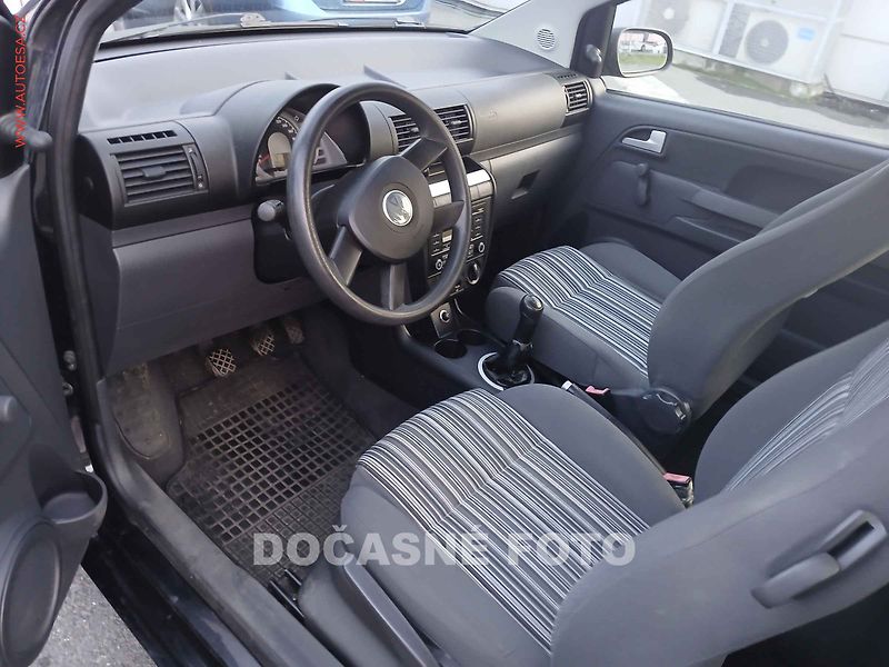 Volkswagen Fox (2006) 1.2i, 2.maj - fotka 3 z 3