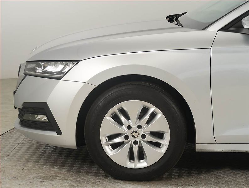Škoda Octavia (2022) Ambition 2.0 TDI, ČR,1.maj - fotka 14 z 19