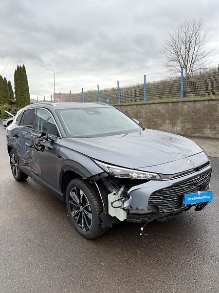 MG HS 1,5i 125kW navigace závěs  - fotka 2 z 18