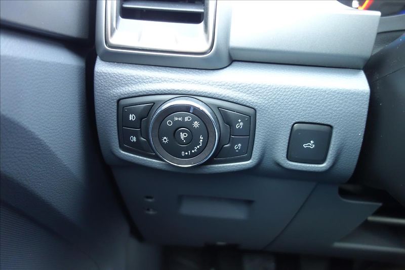 Ford Ranger 2,2 D 118KW, ČR, 2 MAJ., XLT. - fotka 29 z 31