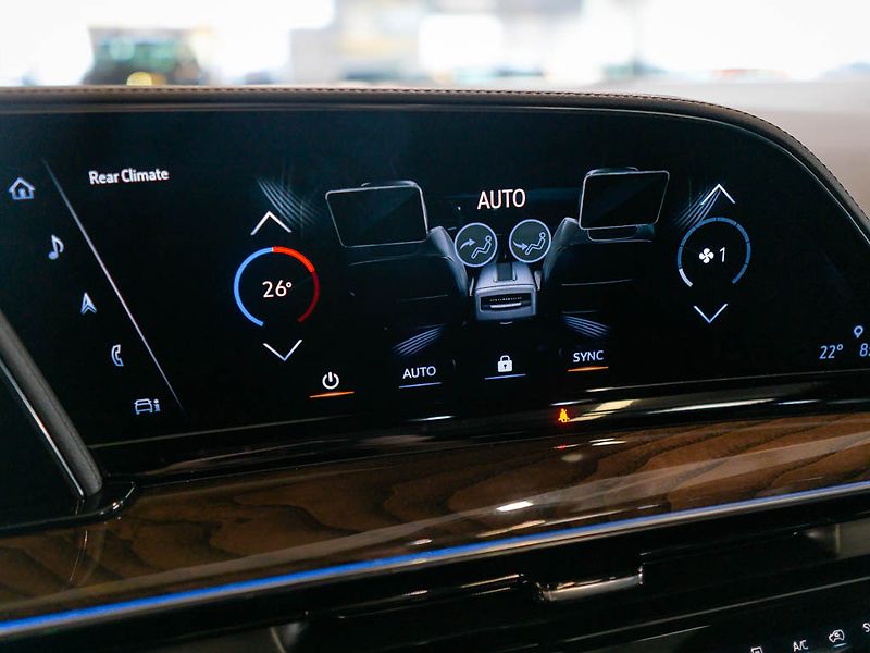 Cadillac Escalade (2024) 6.2 Premium Luxury Platinum - fotka 34 z 50
