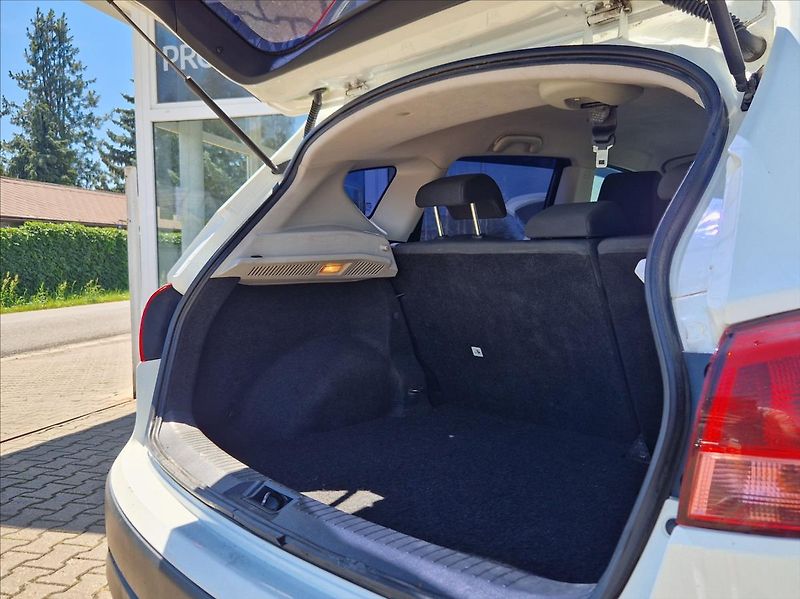 Nissan Qashqai 1,6 DCI  AUTOKLIMA +ZIM.KOLA - fotka 11 z 27