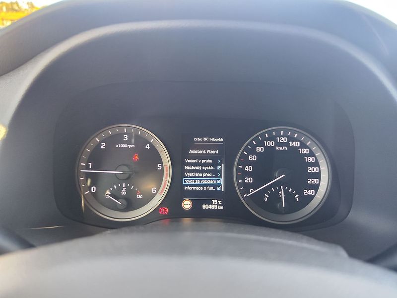 Hyundai Tucson 2.0 CRDi/100kW Style 4x4 - fotka 17 z 36