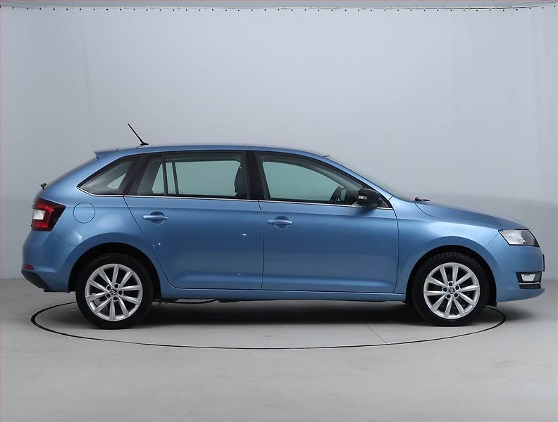 Škoda Rapid (2017) Spaceback 1.0 TSI, Serv.kniha - fotka 6 z 17