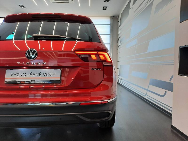 Volkswagen Tiguan (2022) Life 2.0 TSI 4Motion (140kW/19 - fotka 28 z 29