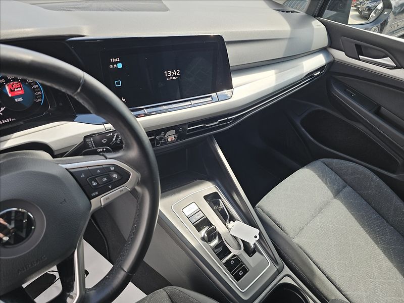 Volkswagen Golf 8 2,0TDi 110KW DSG STYLE - fotka 12 z 41