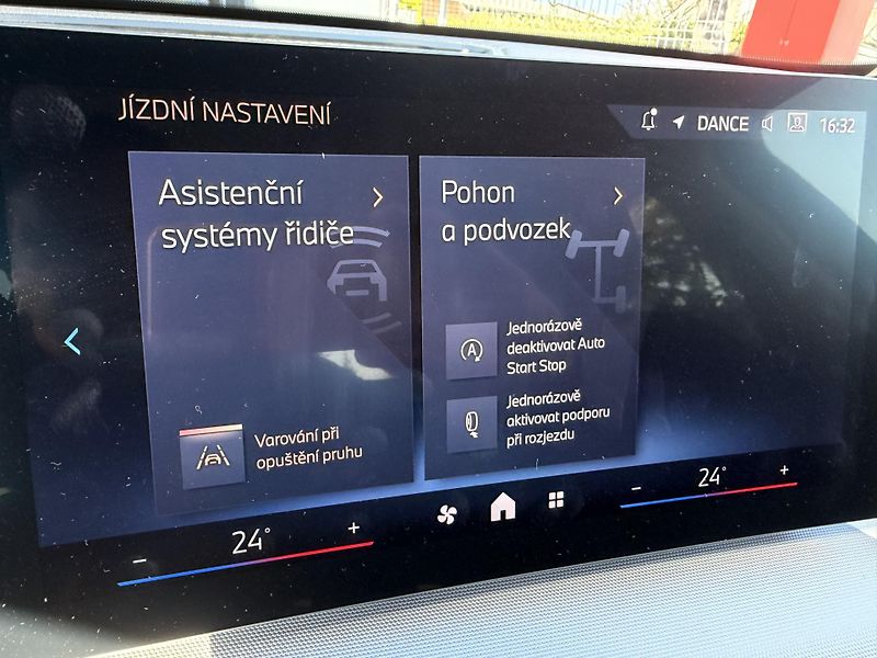 BMW X1 (2024) 18i 100kW LED KAMERA CZ - fotka 40 z 40
