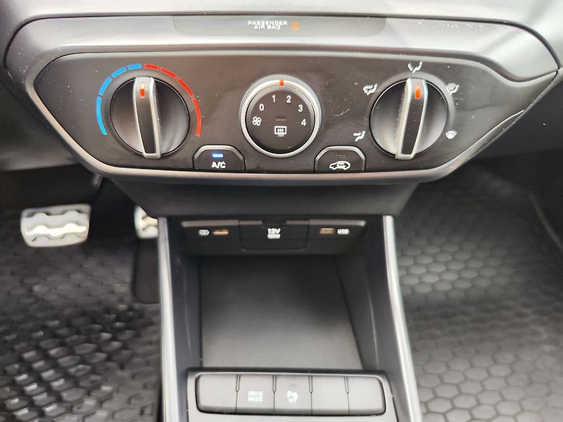 Hyundai Bayon 1.0 T-GDI/74kW Play DCT - fotka 16 z 27