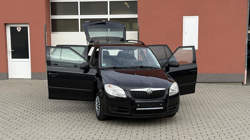 Škoda Fabia (2010) 1.4 16V*63kW*COOL-EDITION* - fotka 22 z 24