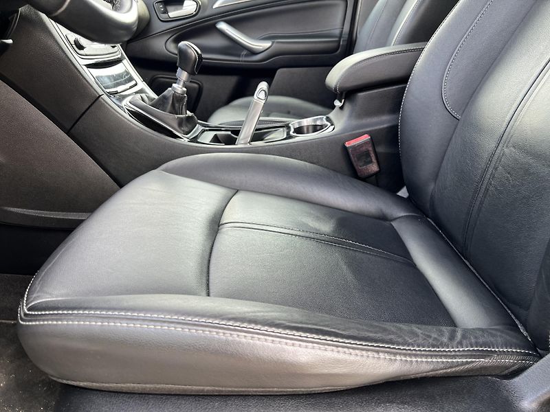 Ford S-MAX 2.0TDCi 7MÍST TEMPOMAT KŮŽE - fotka 11 z 43