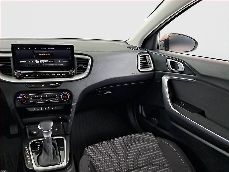 Kia Ceed (2023) 1.5 T-GDI - fotka 8 z 18