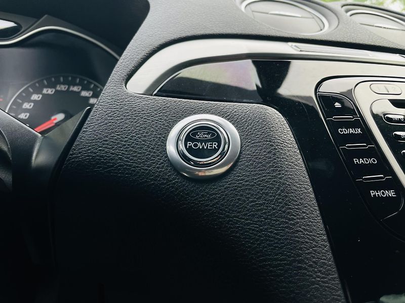 Ford S-MAX 2.0TDCi MANUÁL SENZORY VÝHŘEV - fotka 39 z 44