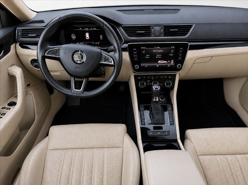 Škoda Superb 2,0 TSi L&K 4x4 DSG 272PS LED - fotka 10 z 14
