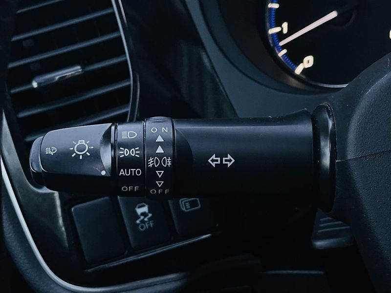 Mitsubishi Outlander 2.2D 4x4 7MÍST KAMERA SERVISKA - fotka 42 z 47