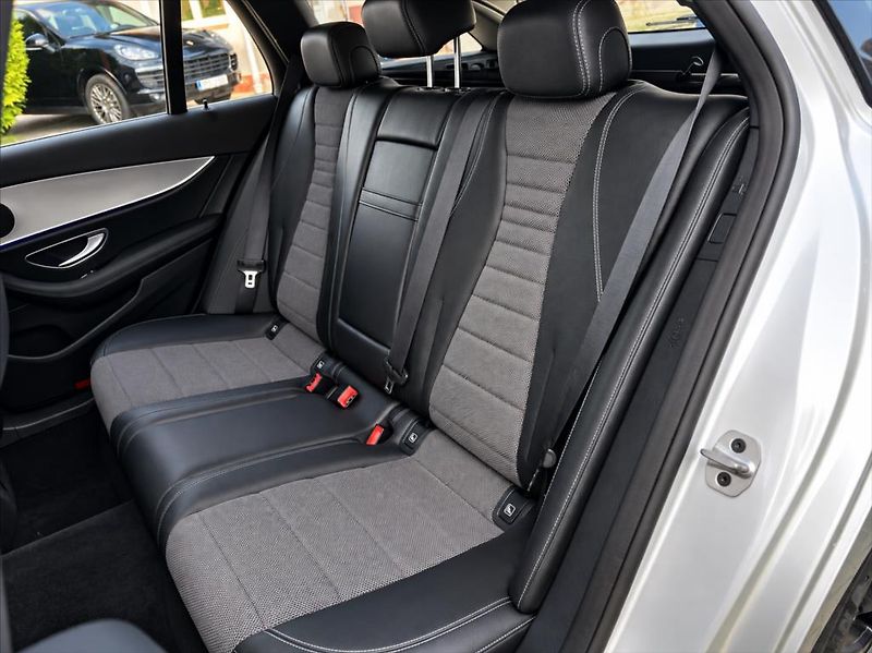Mercedes-Benz Třídy E 2,0 E 220 d / 9G-TRONIC - fotka 12 z 48