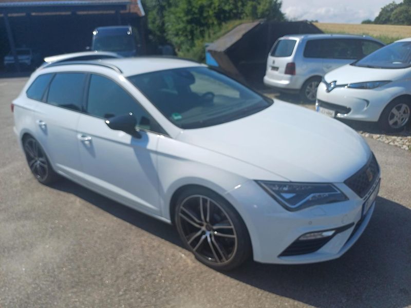 Seat Leon ST CUPRA 2.0 TSi 213 kW DSG - fotka 7 z 12