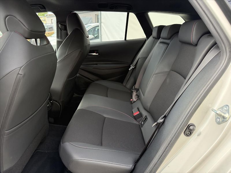 Toyota Corolla 2,0 GR sport - fotka 10 z 21