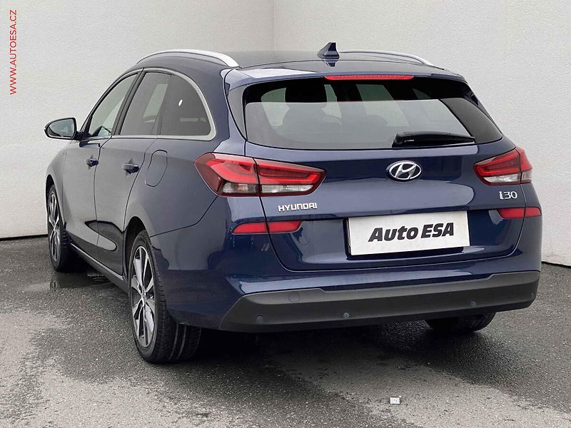 Hyundai i30 (2020) 1.4 T-GDi, 1.maj,ČR, All - fotka 6 z 19